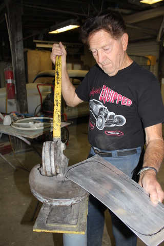 Illustration for article titled Inside The Wonderful Workshop Of A Movie Car Creator